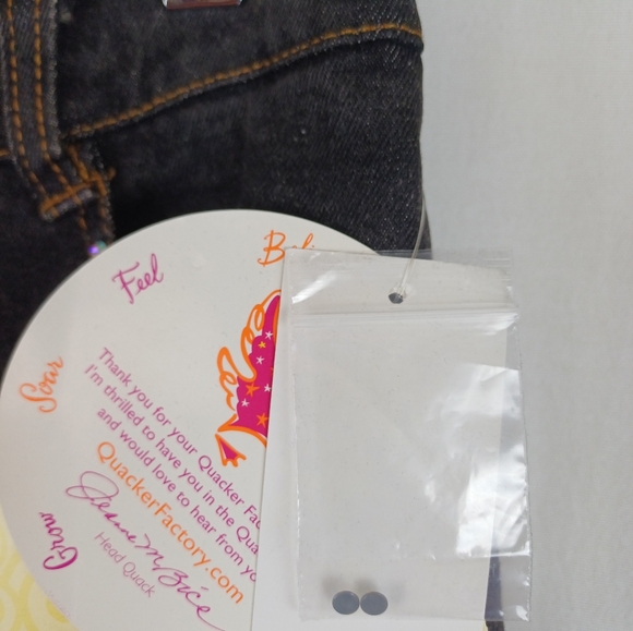 Quacker Factory Rhinestone Side Seam Distressed Look Jeans Black Large A 2729 - Picture 3 of 7